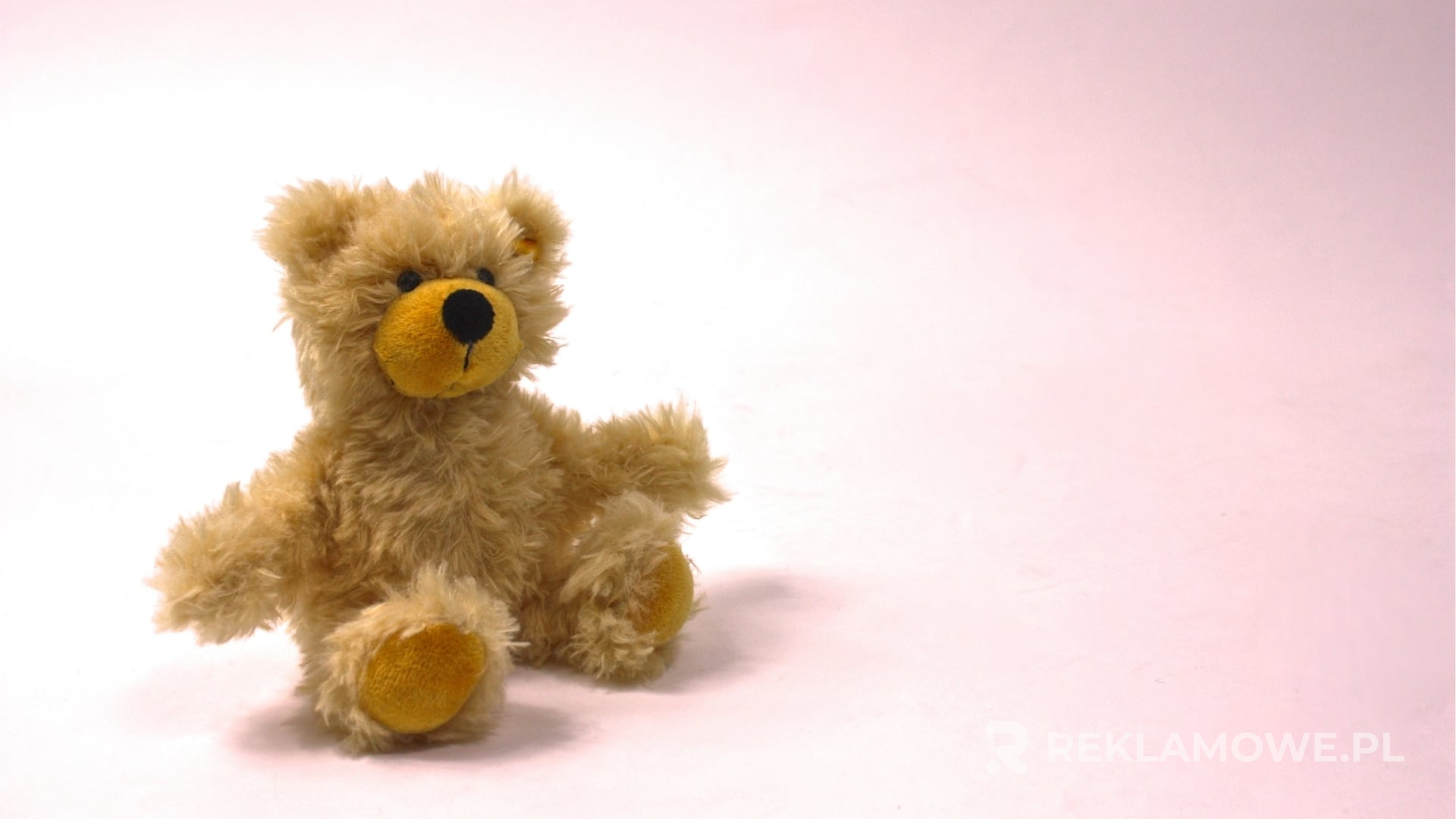 Kolorowe misie reklamowe przyciągające uwagę