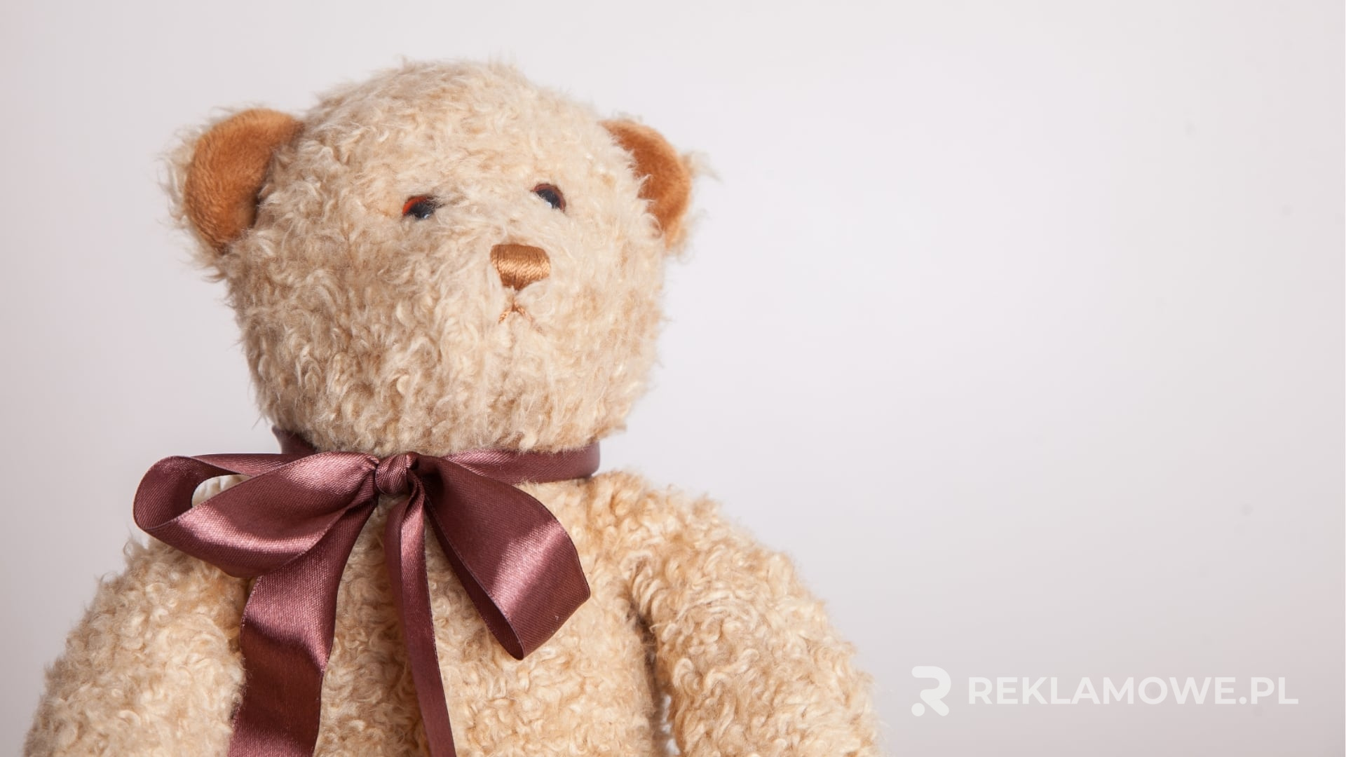 Miś reklamowy z logo firmy